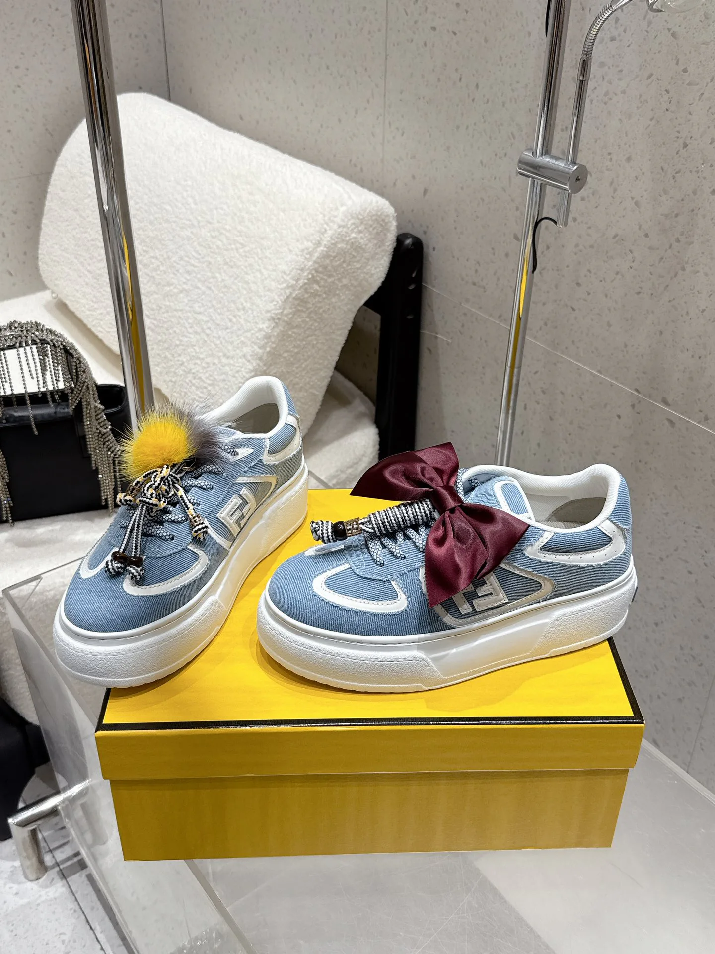 Кроссовки Женские Fendi 13078806