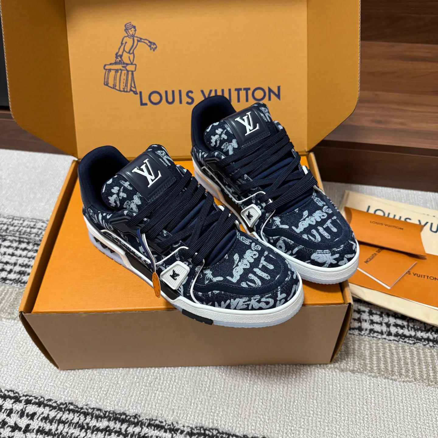 Кроссовки Женские Louis Vuitton 1546747