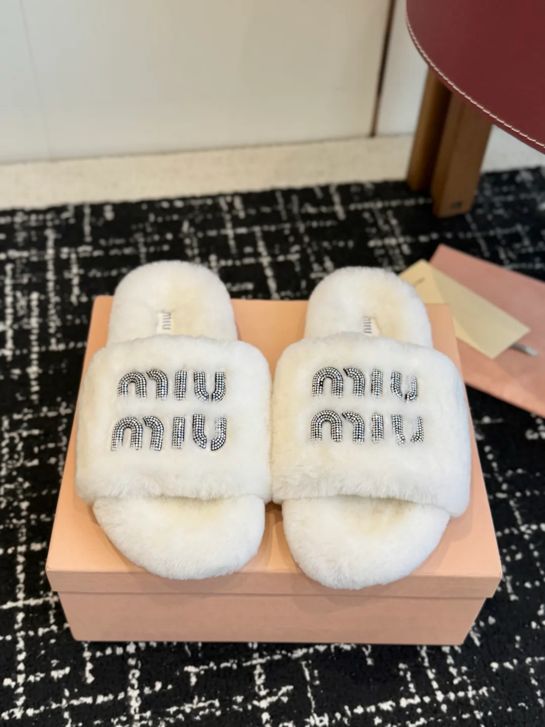 Тапочки Женские Miu Miu 18139572