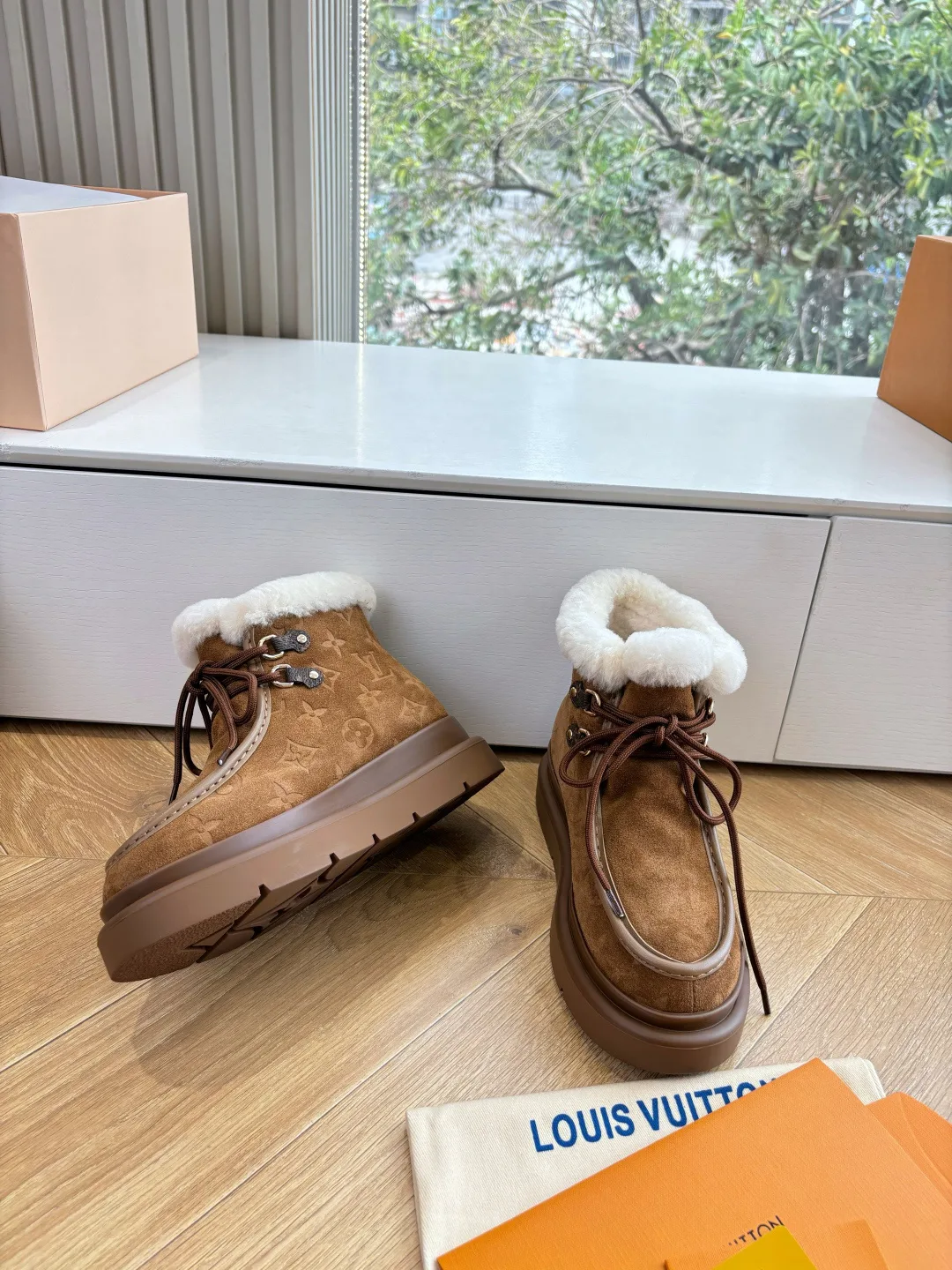 Угги Женские Louis Vuitton 1260312