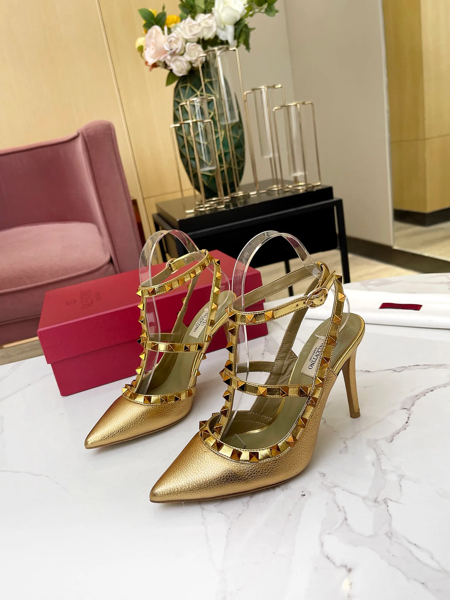 Босоножки Женские Valentino 17956825