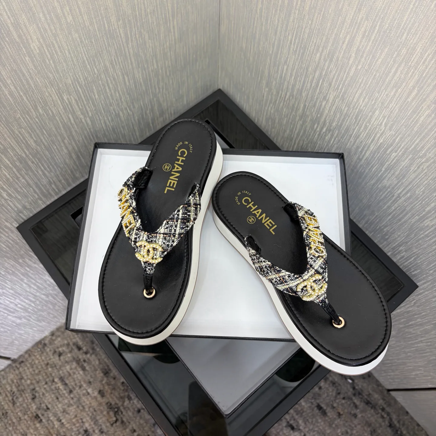 Шлепанцы Женские Chanel 13581875