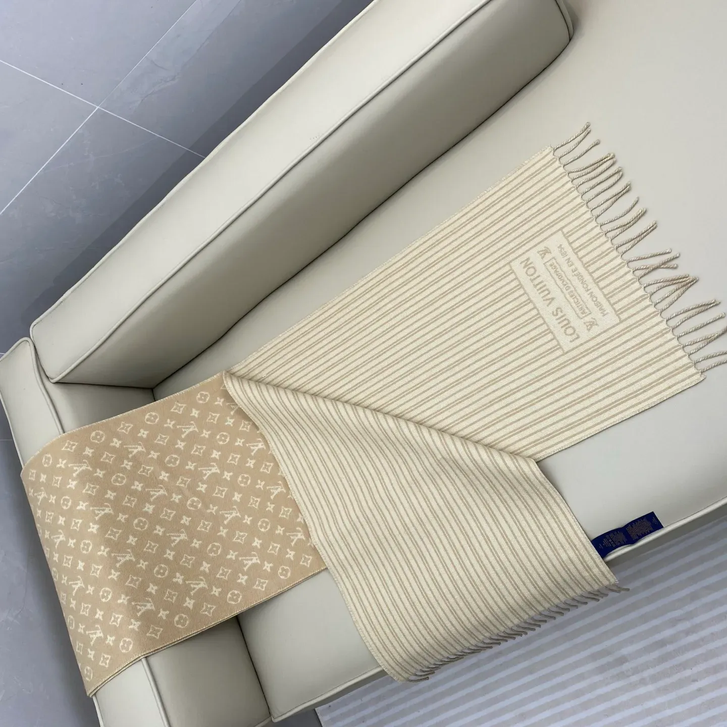 Шарфы Louis Vuitton 438504