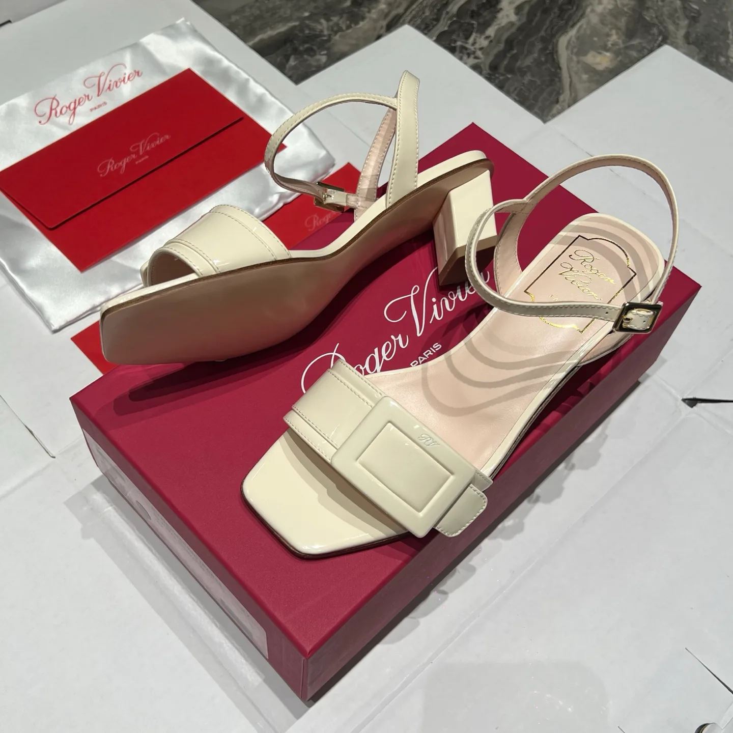 Босоножки Женские Roger Vivier 17291902