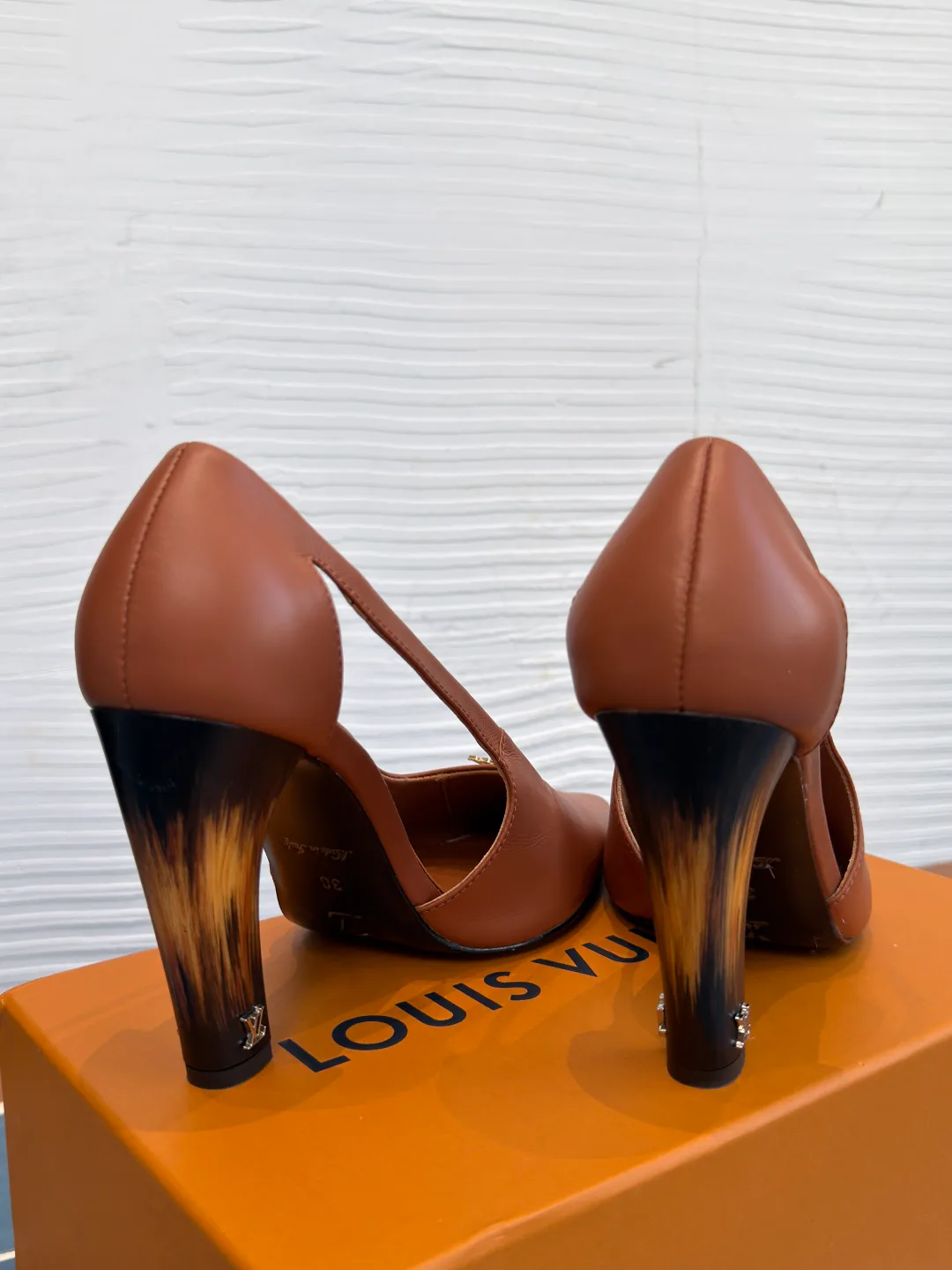 Туфли Женские Louis Vuitton 18604378