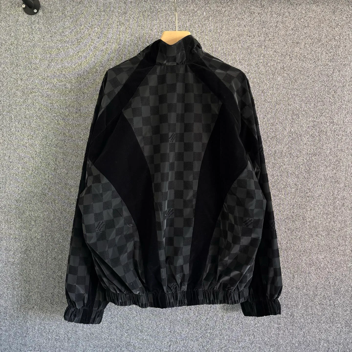 Куртки Женские Louis Vuitton