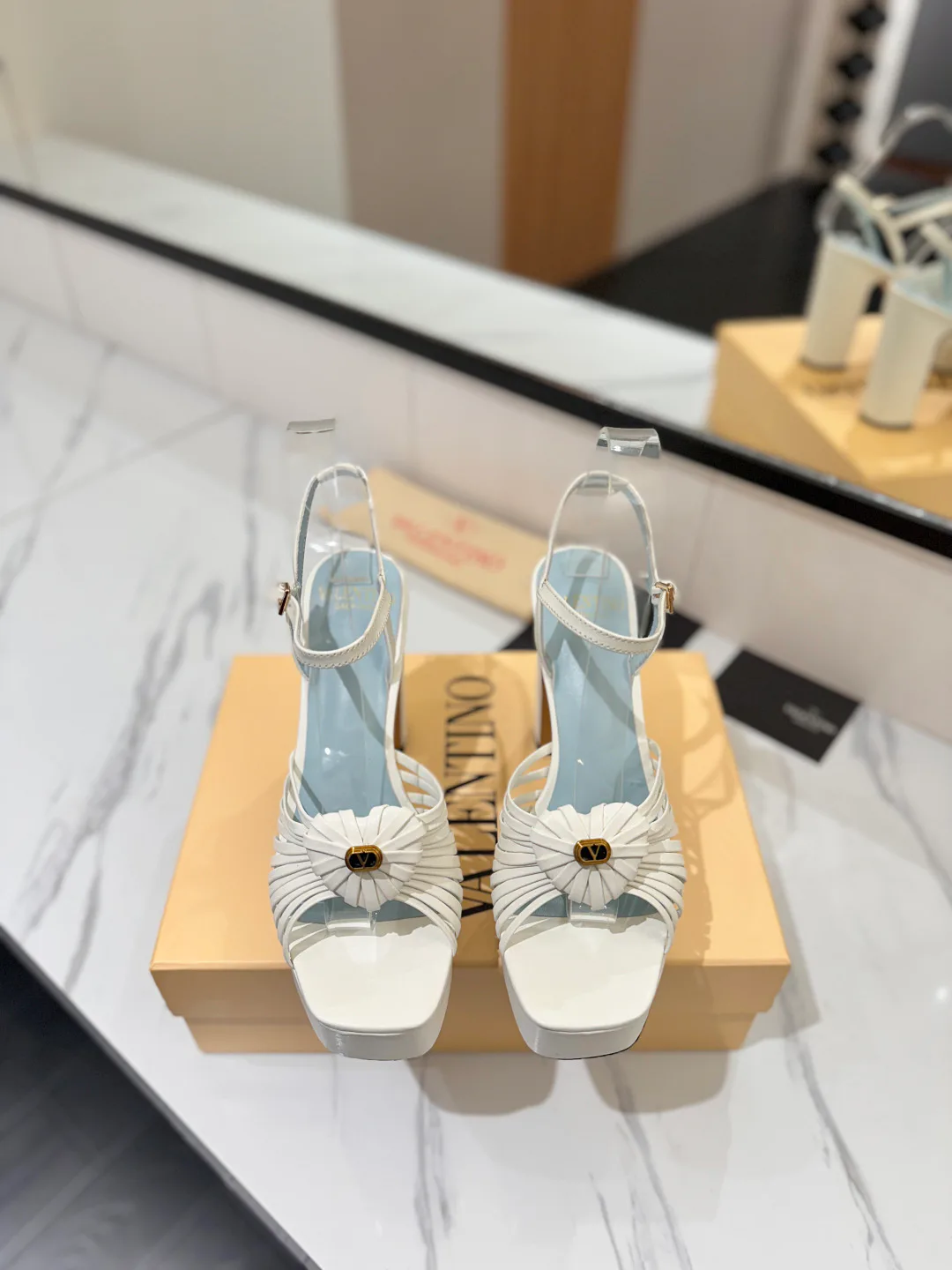 Босоножки Женские Valentino 10026786