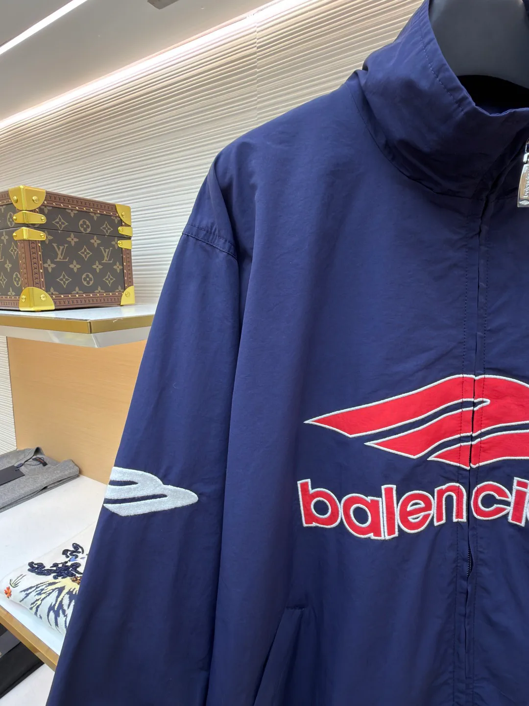 Куртки И Пуховики Мужские Balenciaga 10088658