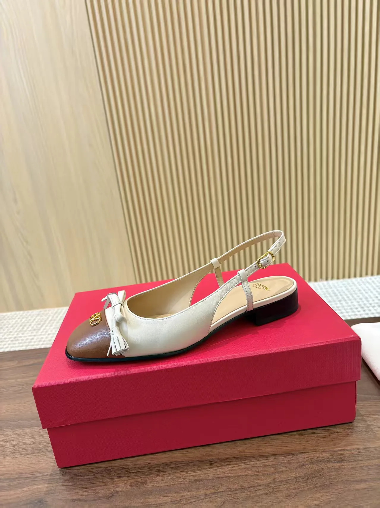 Босоножки Женские Valentino 11490633