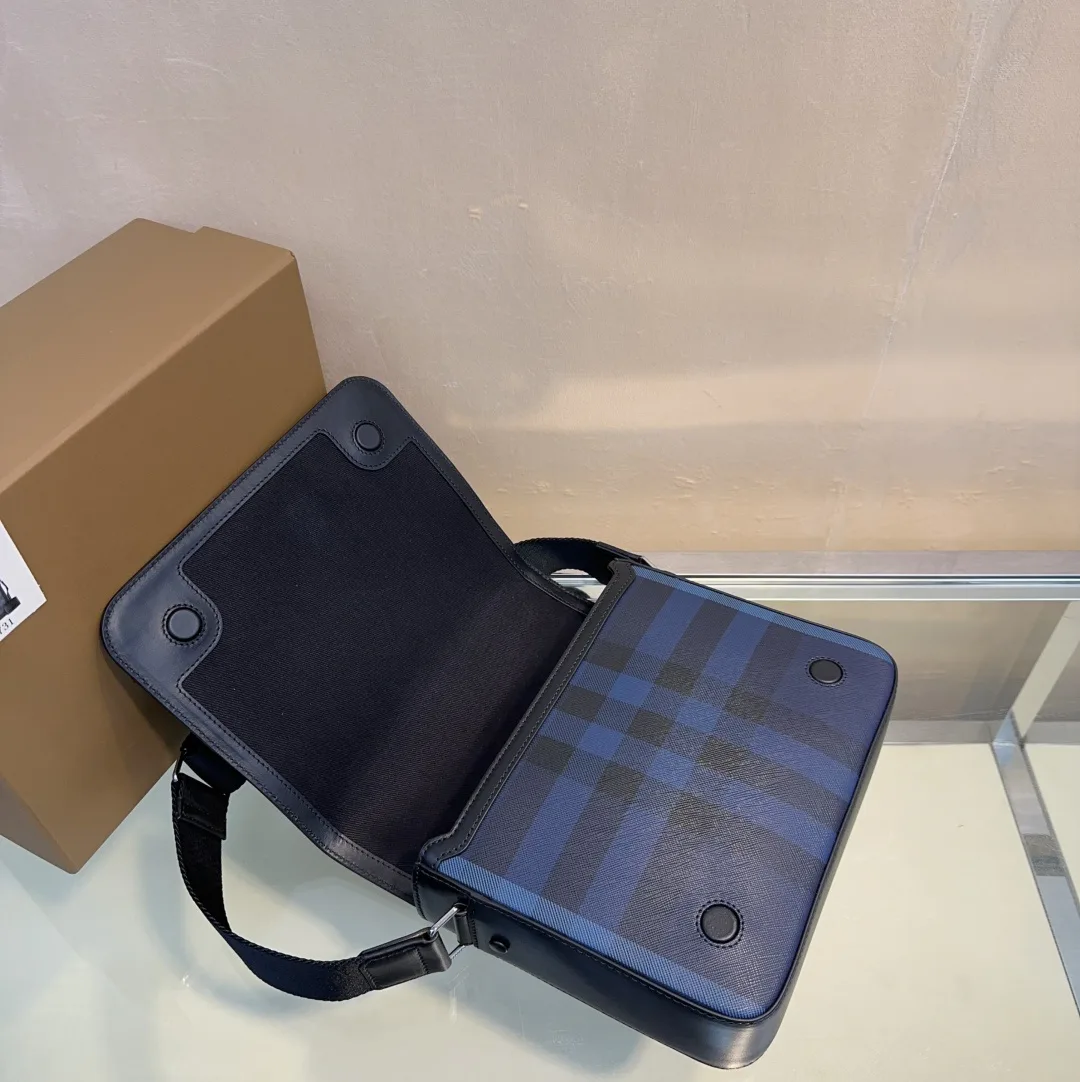 Сумки На Ремне Женские Balenciaga 4305157