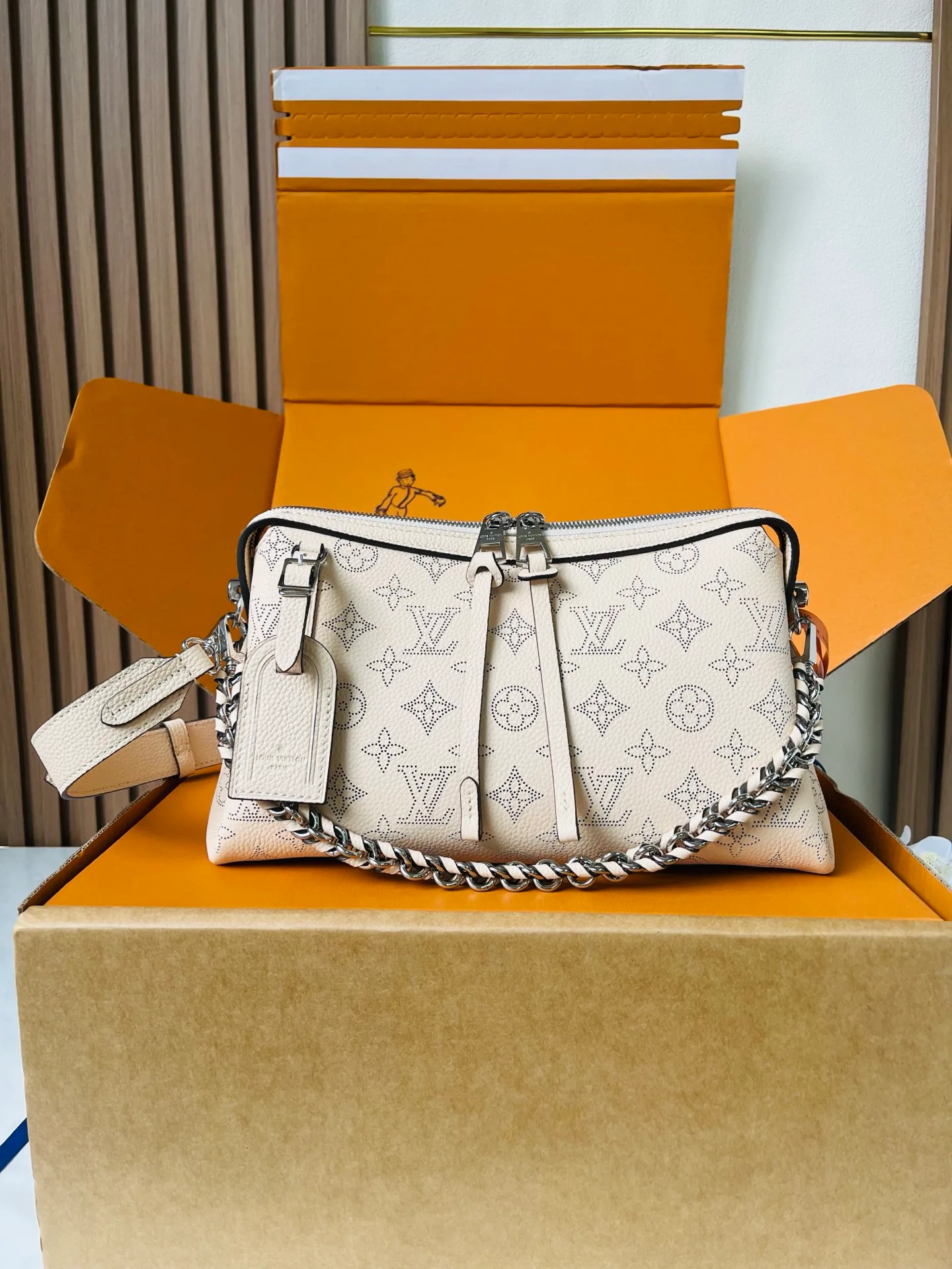 Классические Сумки Женские Louis Vuitton 12569332