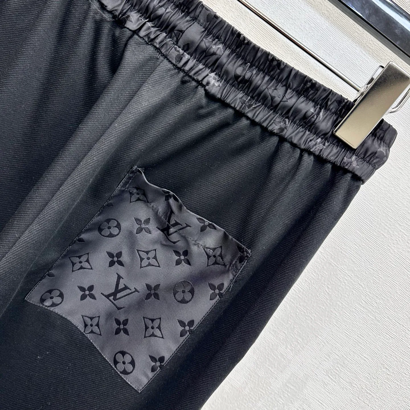 Брюки Женские Louis Vuitton 13467769