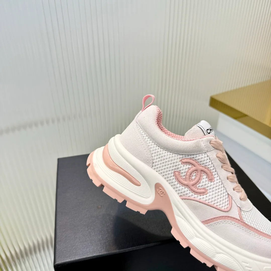 Кроссовки Женские Chanel 18367000