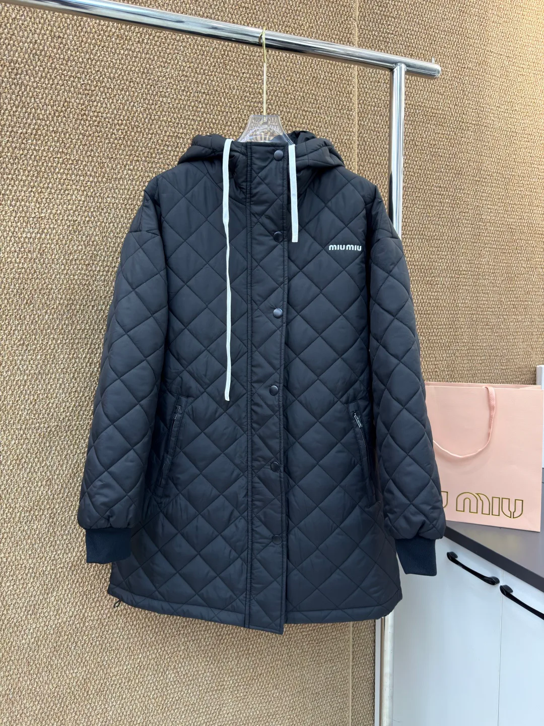 Куртки И Пуховики Женские Miu Miu 18816450