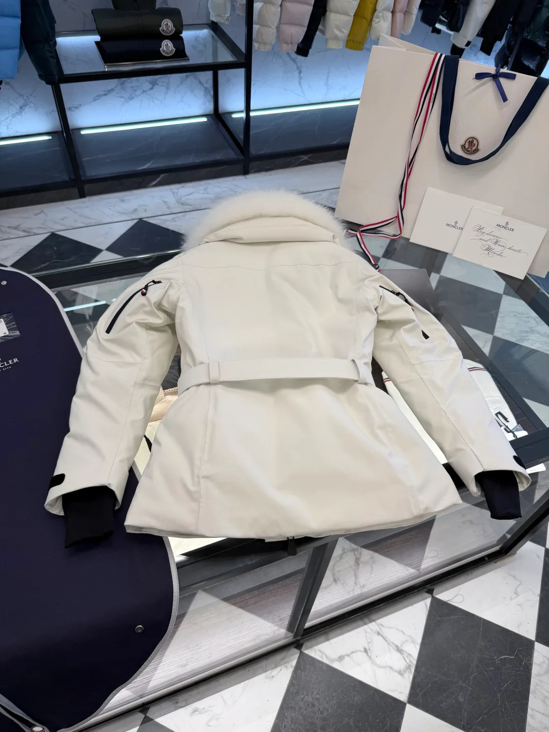 Куртки И Пуховики Женские Moncler 19336113