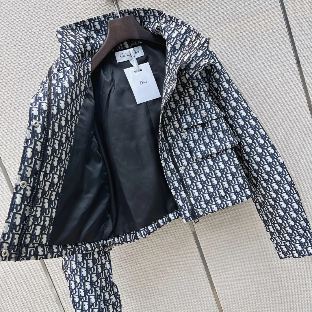 Куртки И Пуховики Женские Christian Dior 18225775