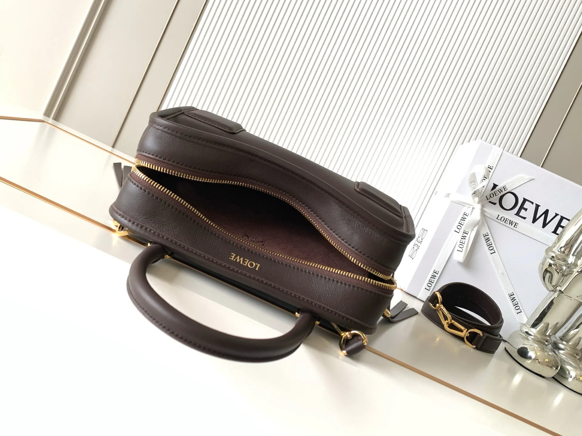 Классические Сумки Женские Loewe 13577462