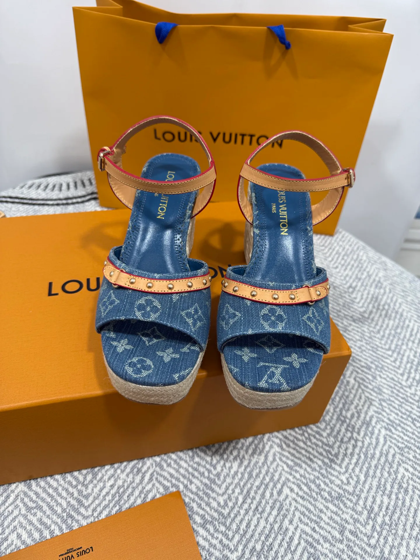 Босоножки Женские Louis Vuitton 34567