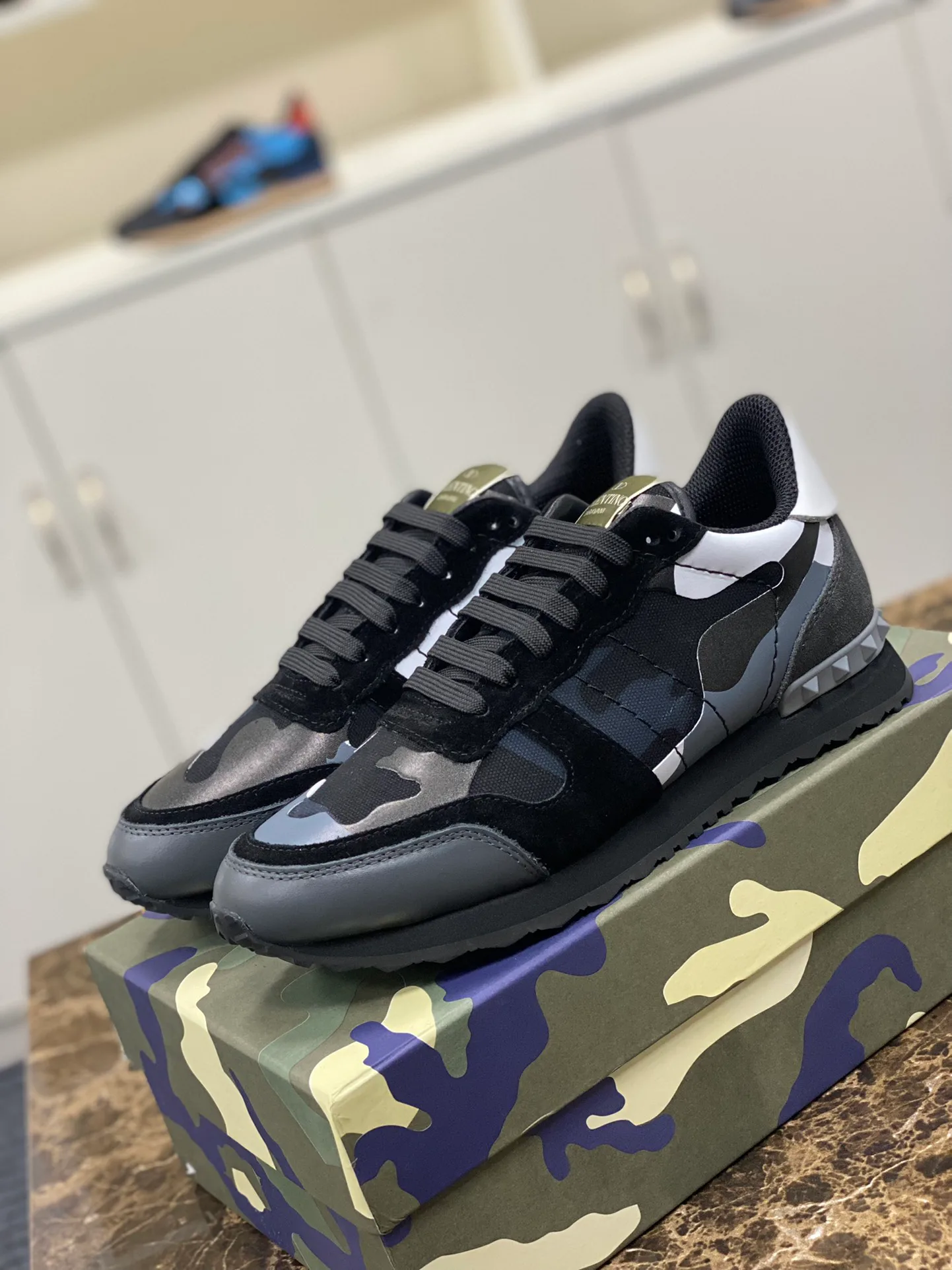 Кроссовки Женские Valentino 10736448