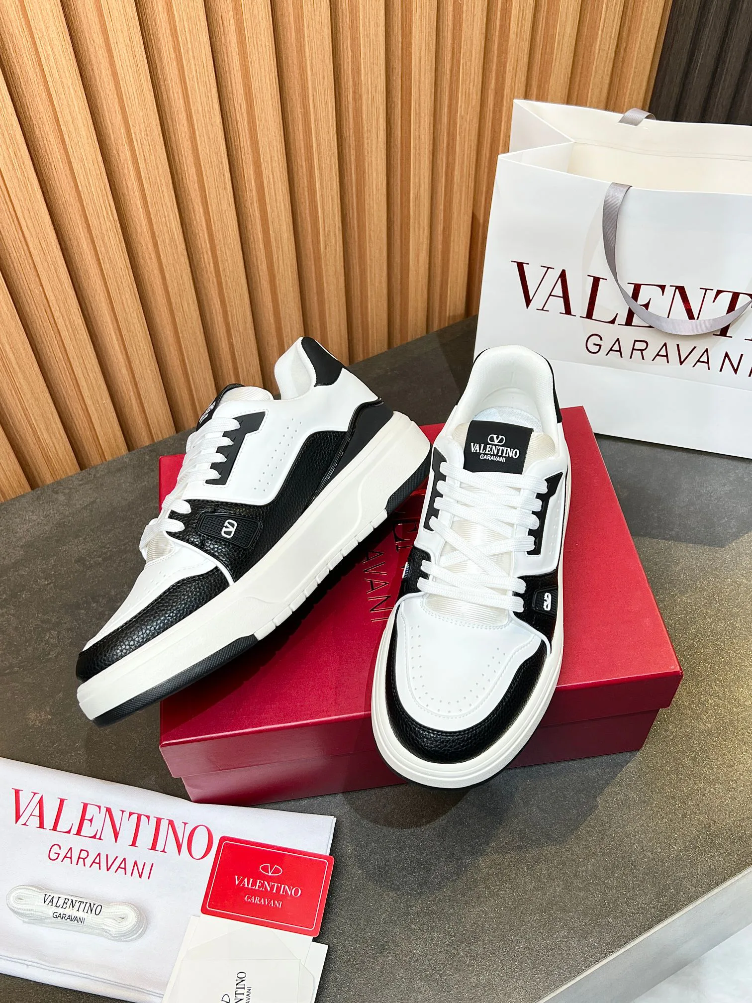 Кроссовки Женские Valentino 11707473