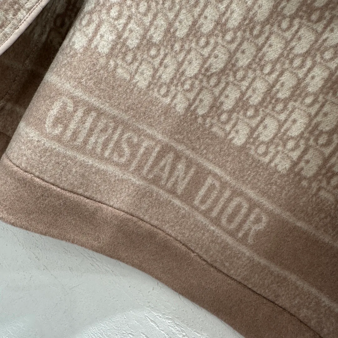 Куртки И Пуховики Женские Louis Vuitton 92655