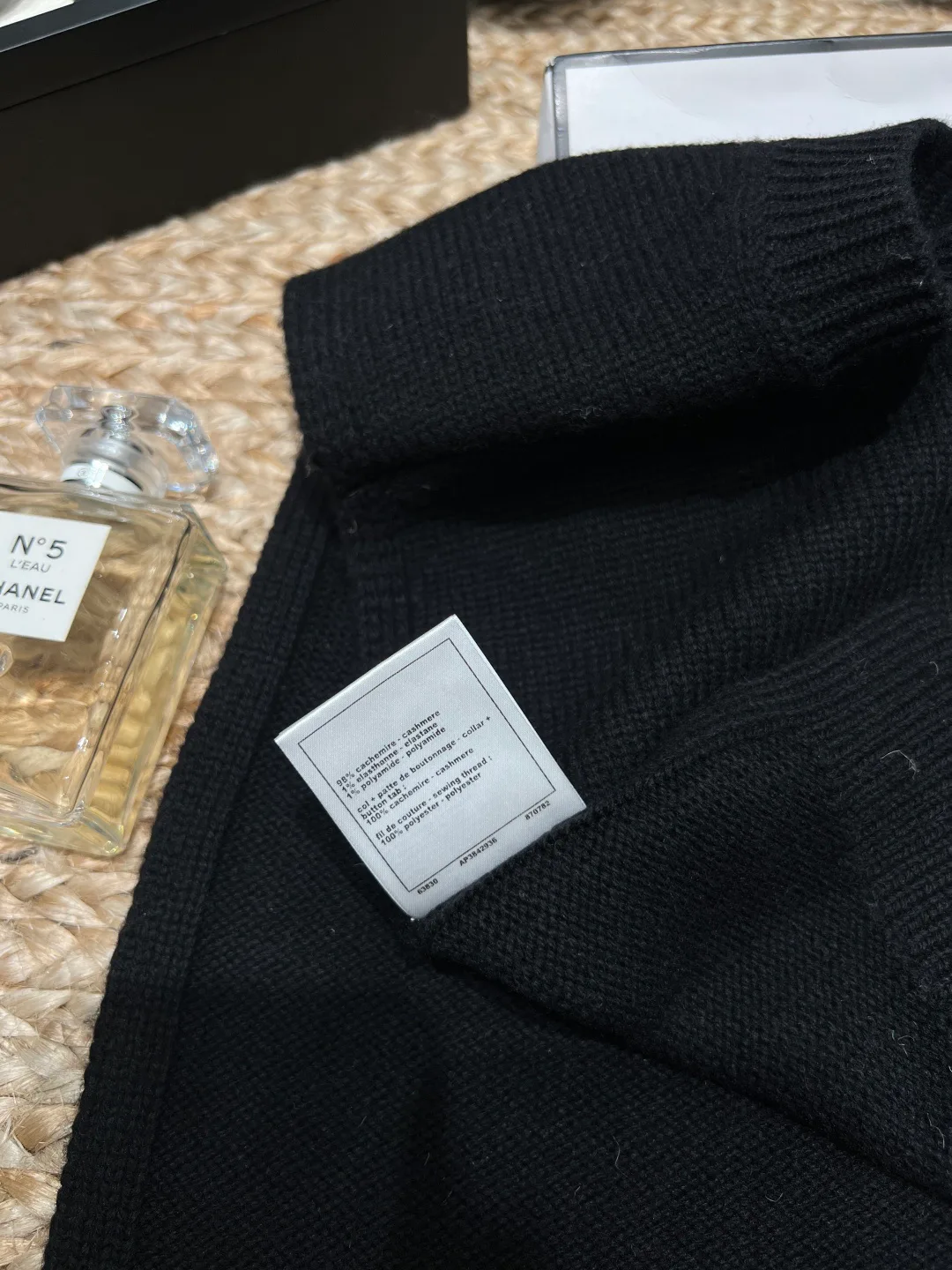 Жилеты Женские Chanel 17546502