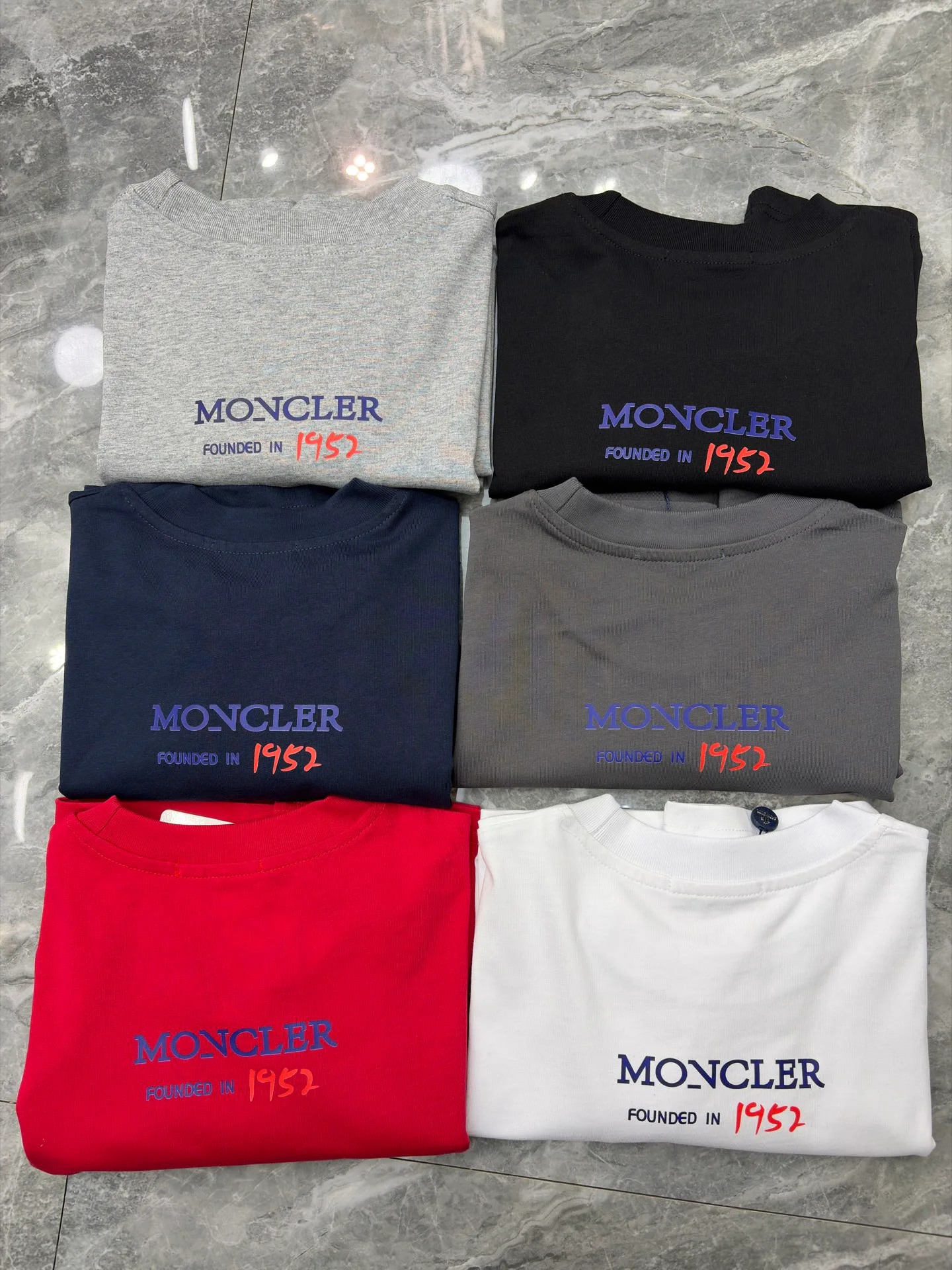 Футболки Женские Moncler 11424370