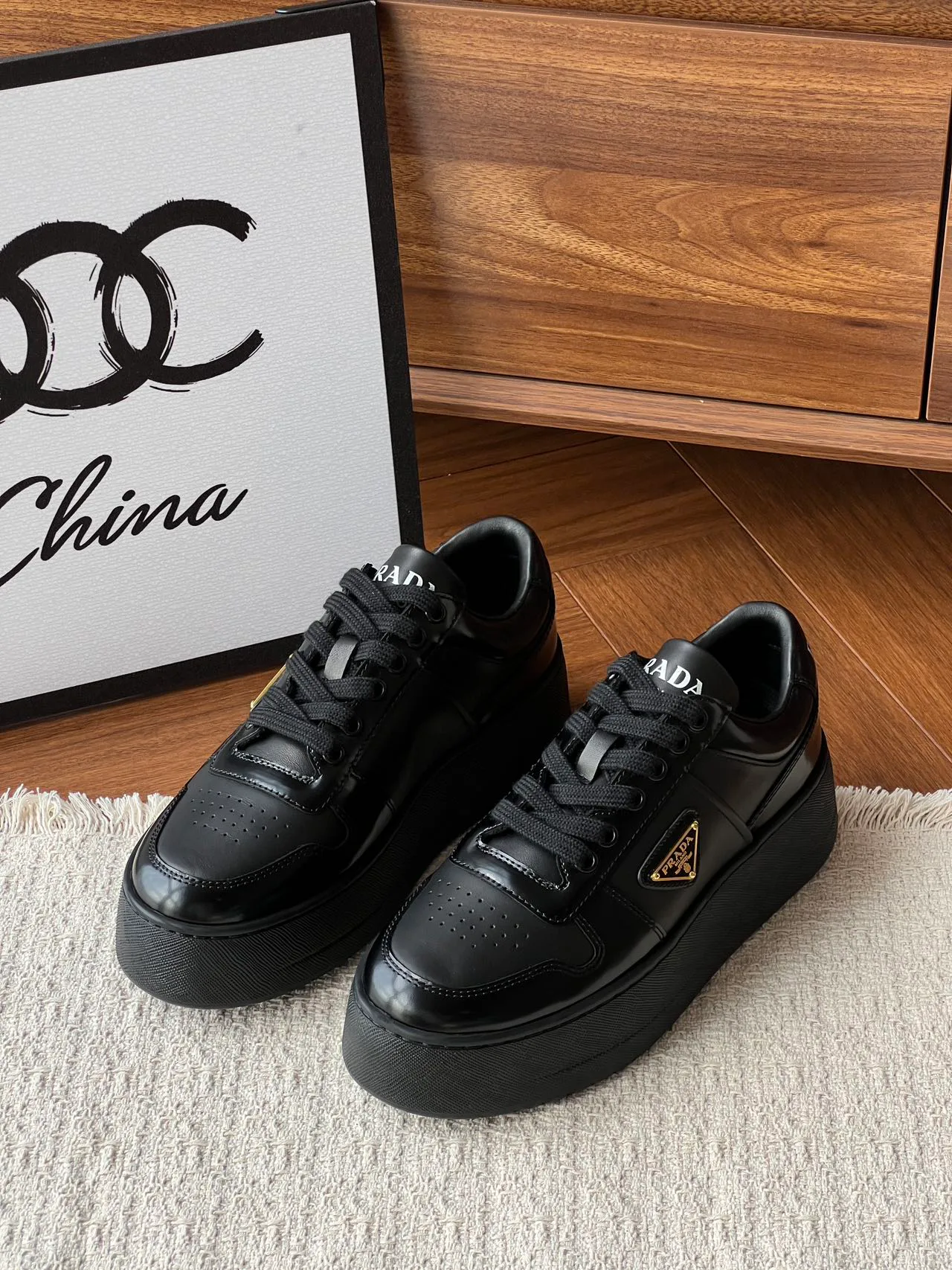 Кроссовки Женские Prada 18170786