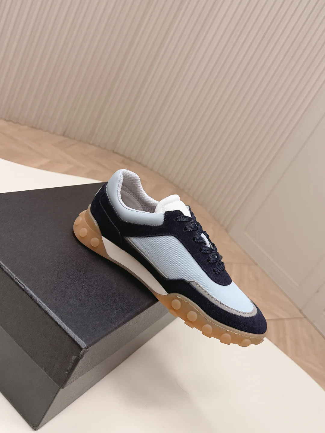 Кроссовки Женские Chanel 11581018