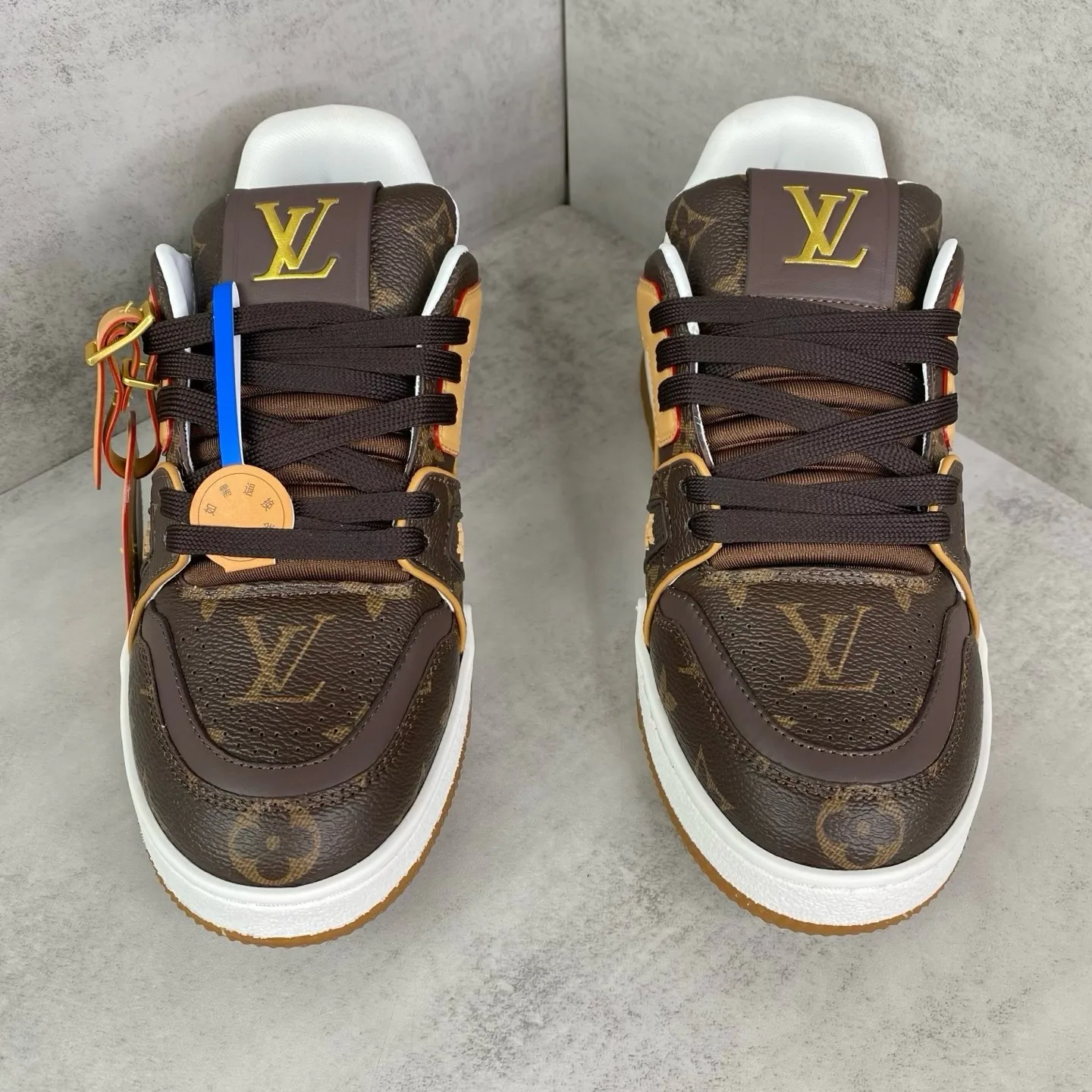 Кроссовки Женские Louis Vuitton 18810891