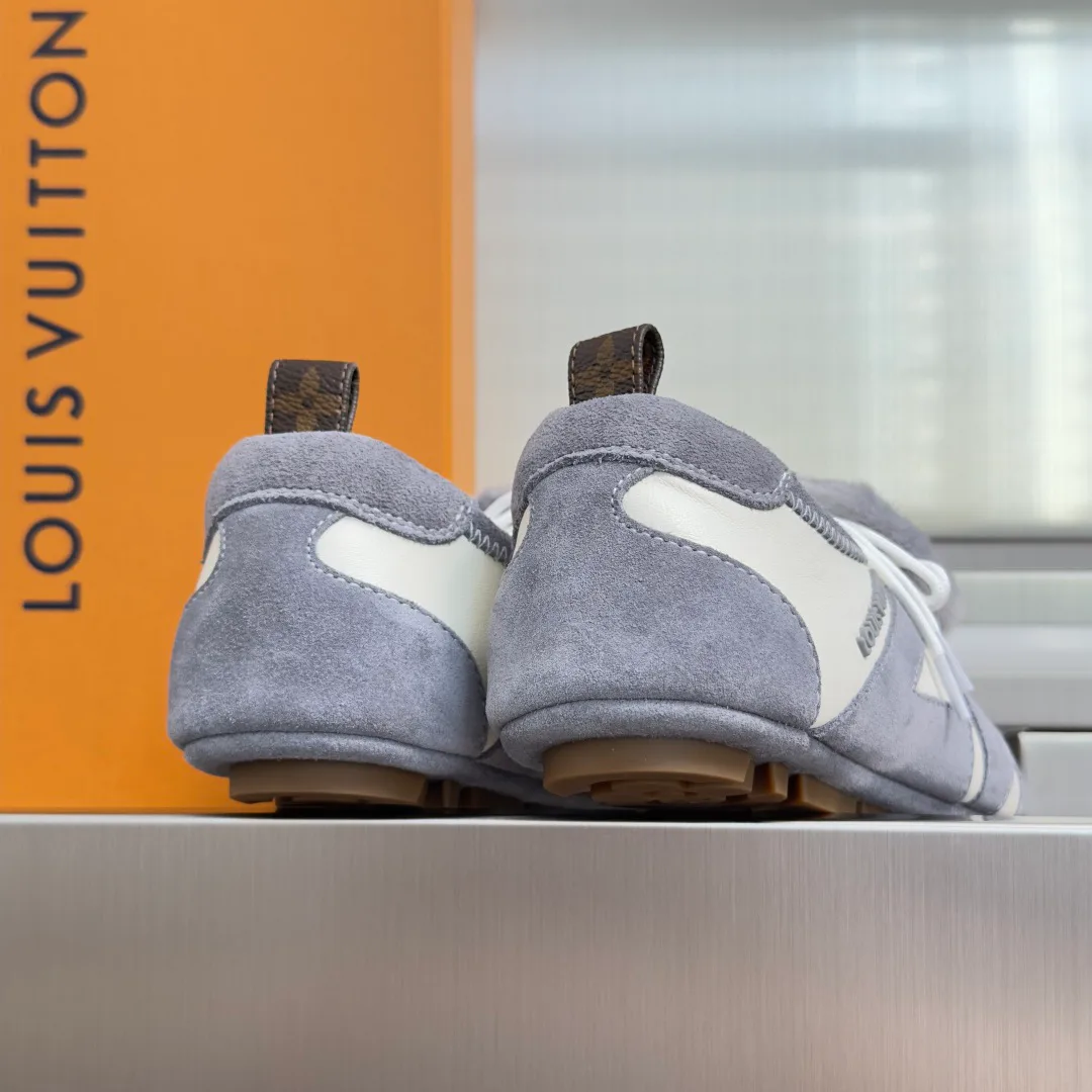 Кроссовки Женские Louis Vuitton 17415513