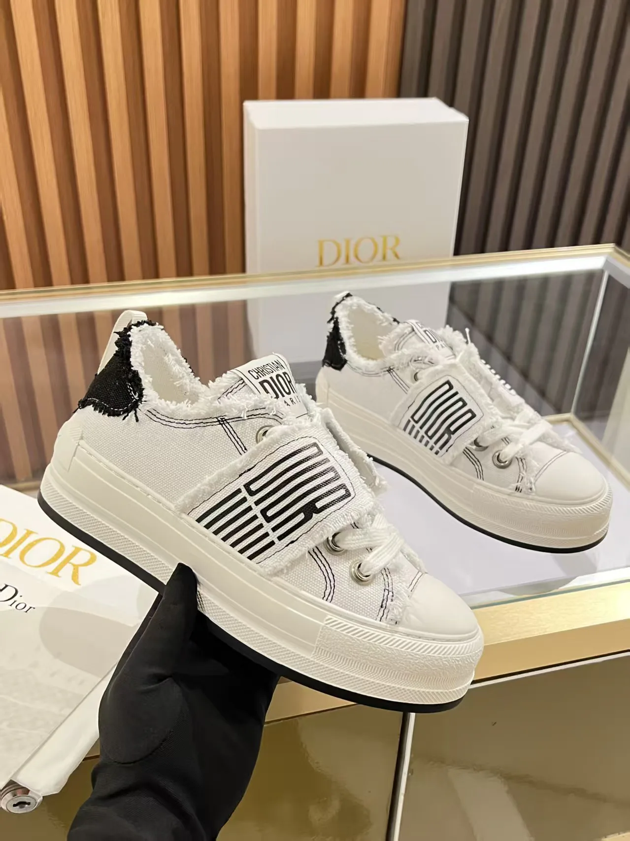 Кроссовки Женские Christian Dior 18311537