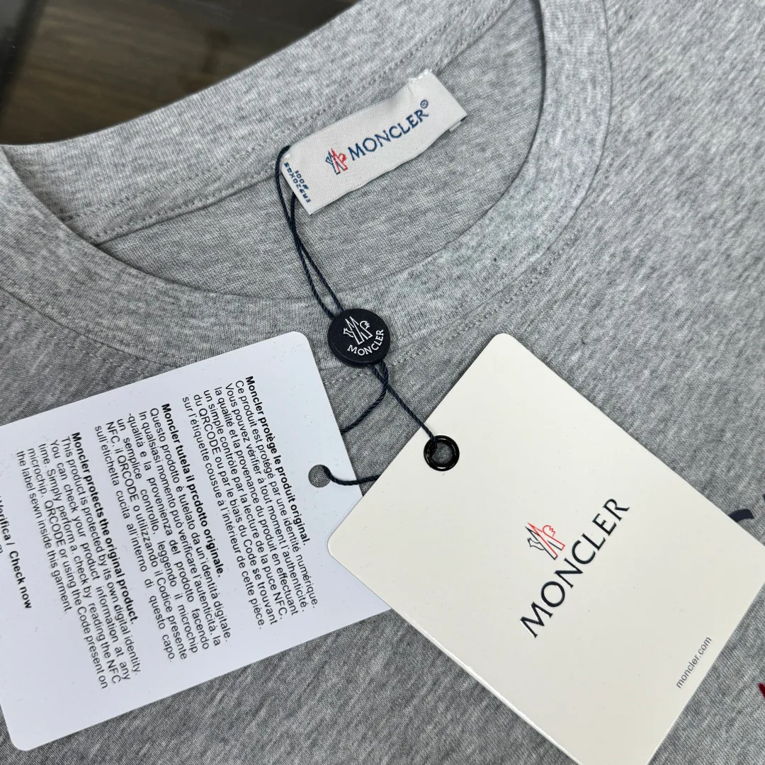 Футболки Женские Moncler 11885601