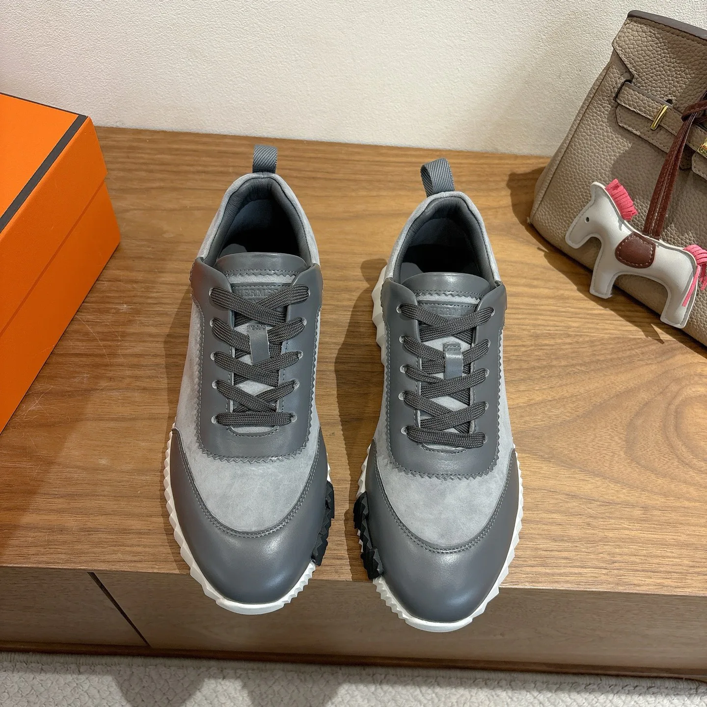 Кроссовки Женские Hermes 18729681