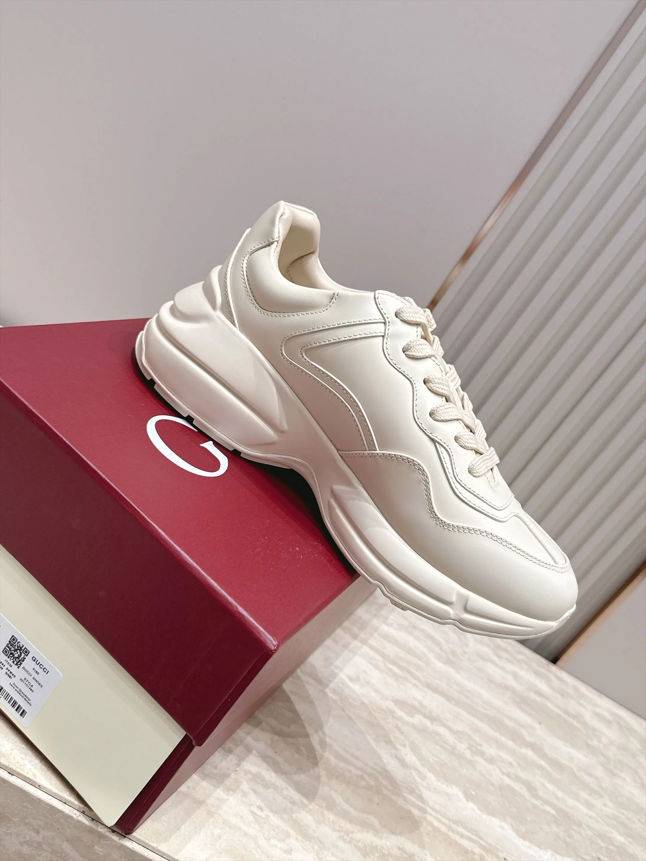 Кроссовки Женские Gucci 18025258