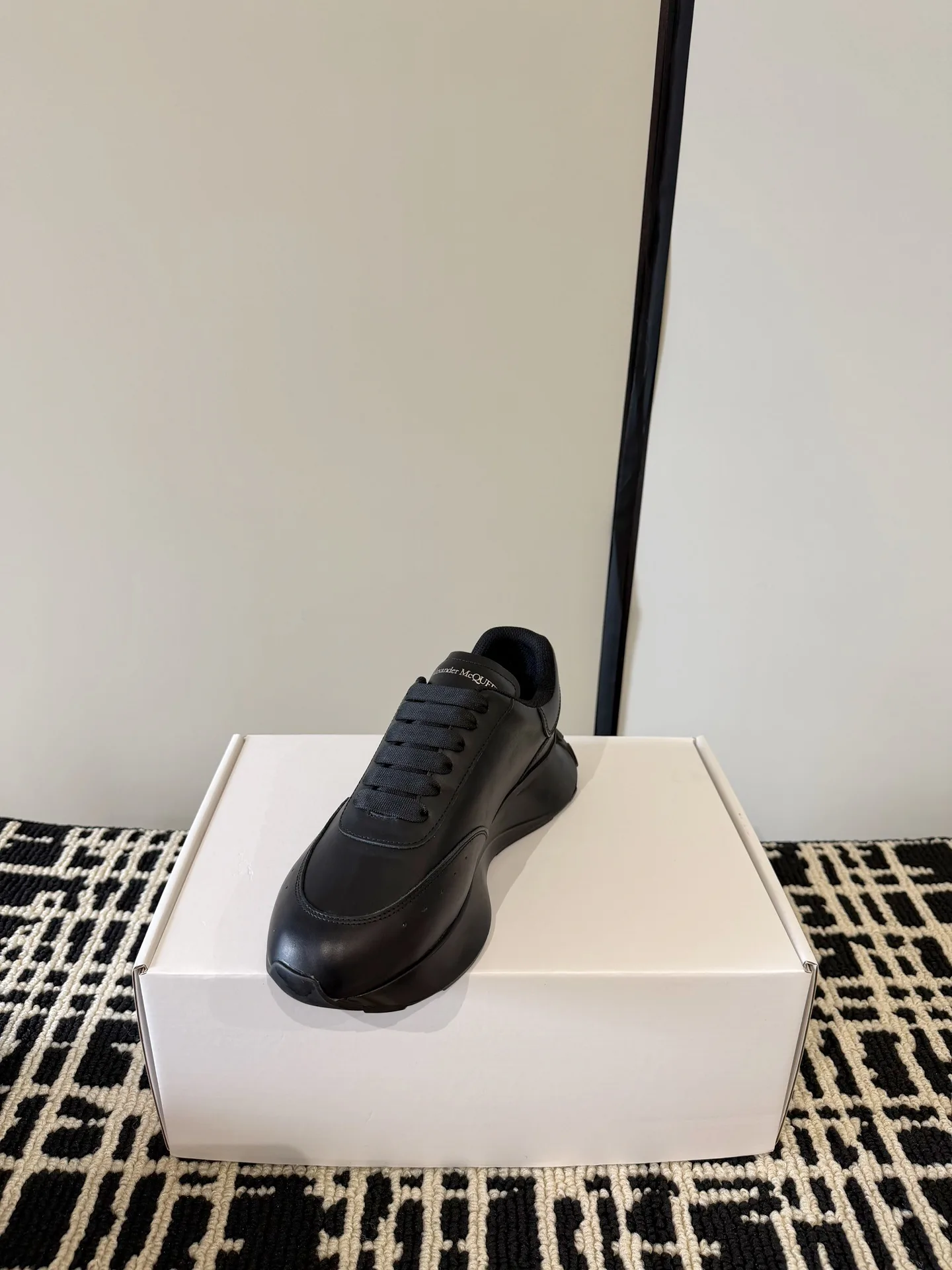 Кроссовки Женские Alexander Mcqueen 13343933