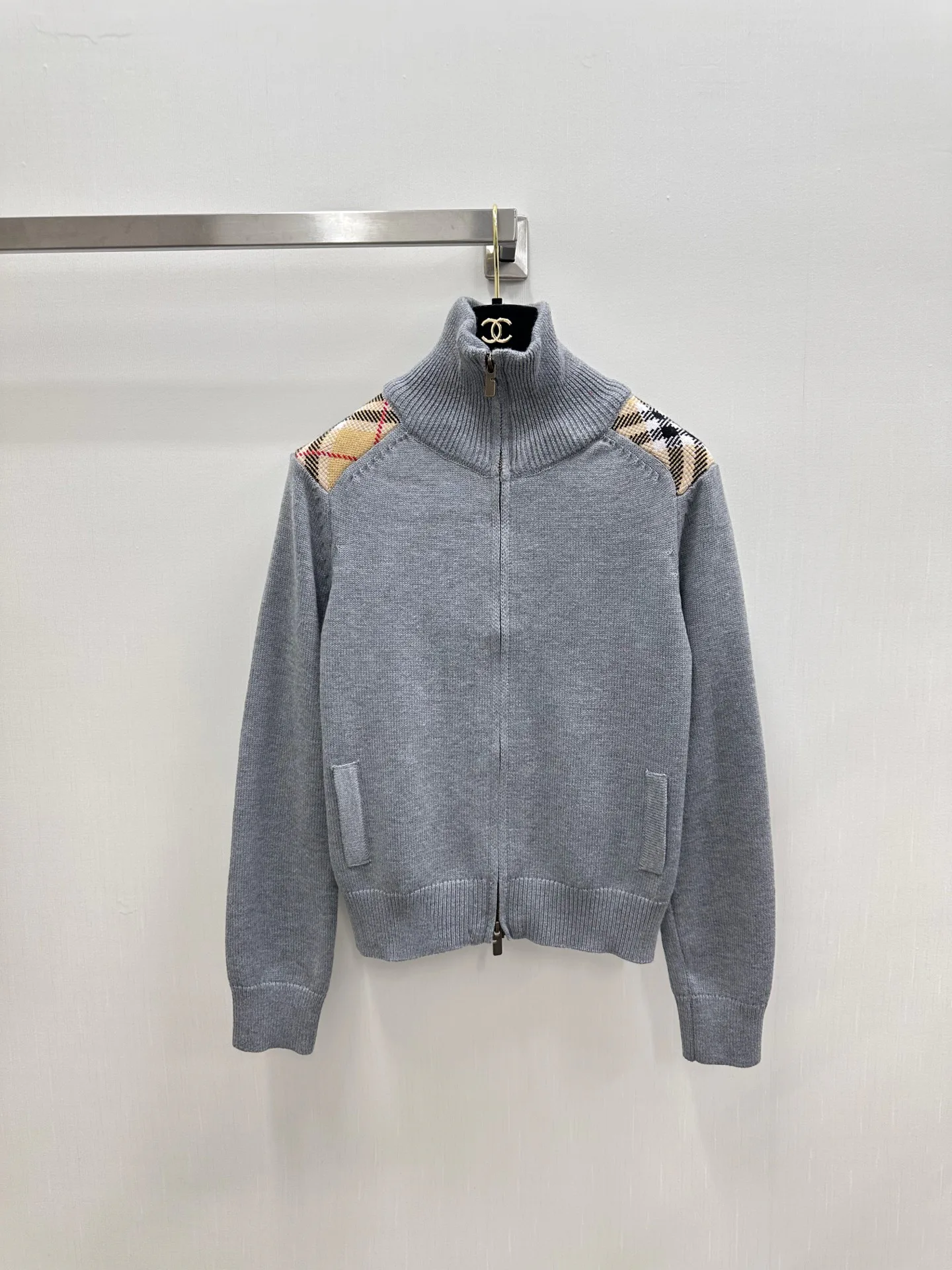 Куртки И Пуховики Женские Burberry 18761620