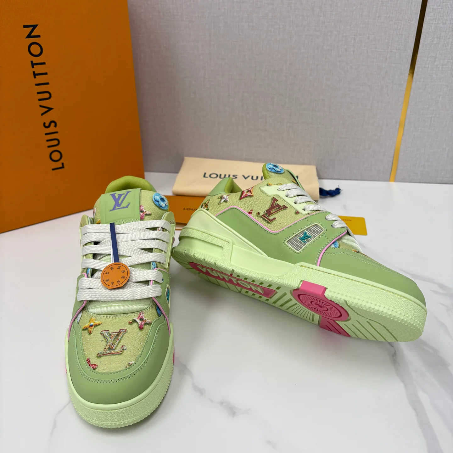 Кроссовки Женские Louis Vuitton 13140847
