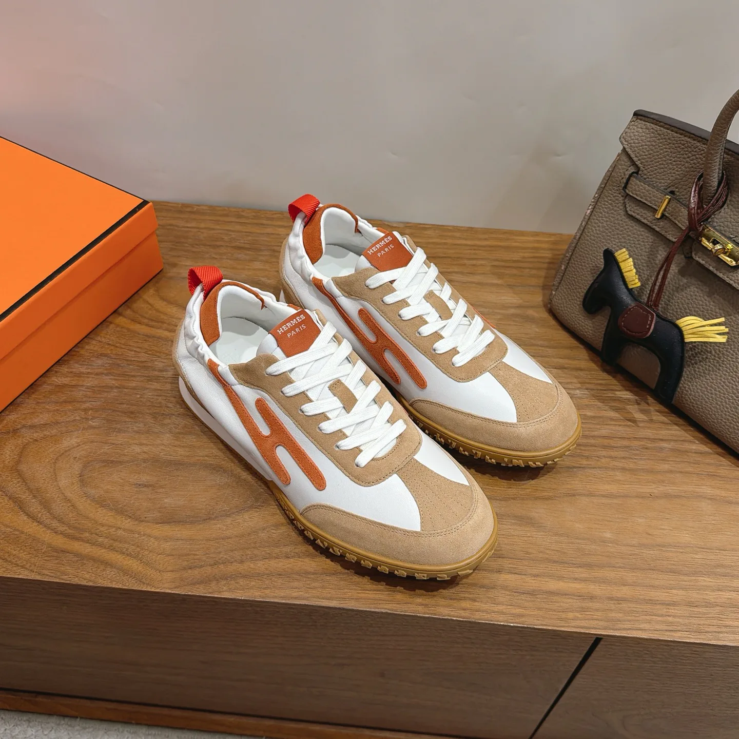 Кроссовки Женские Hermes 18729596