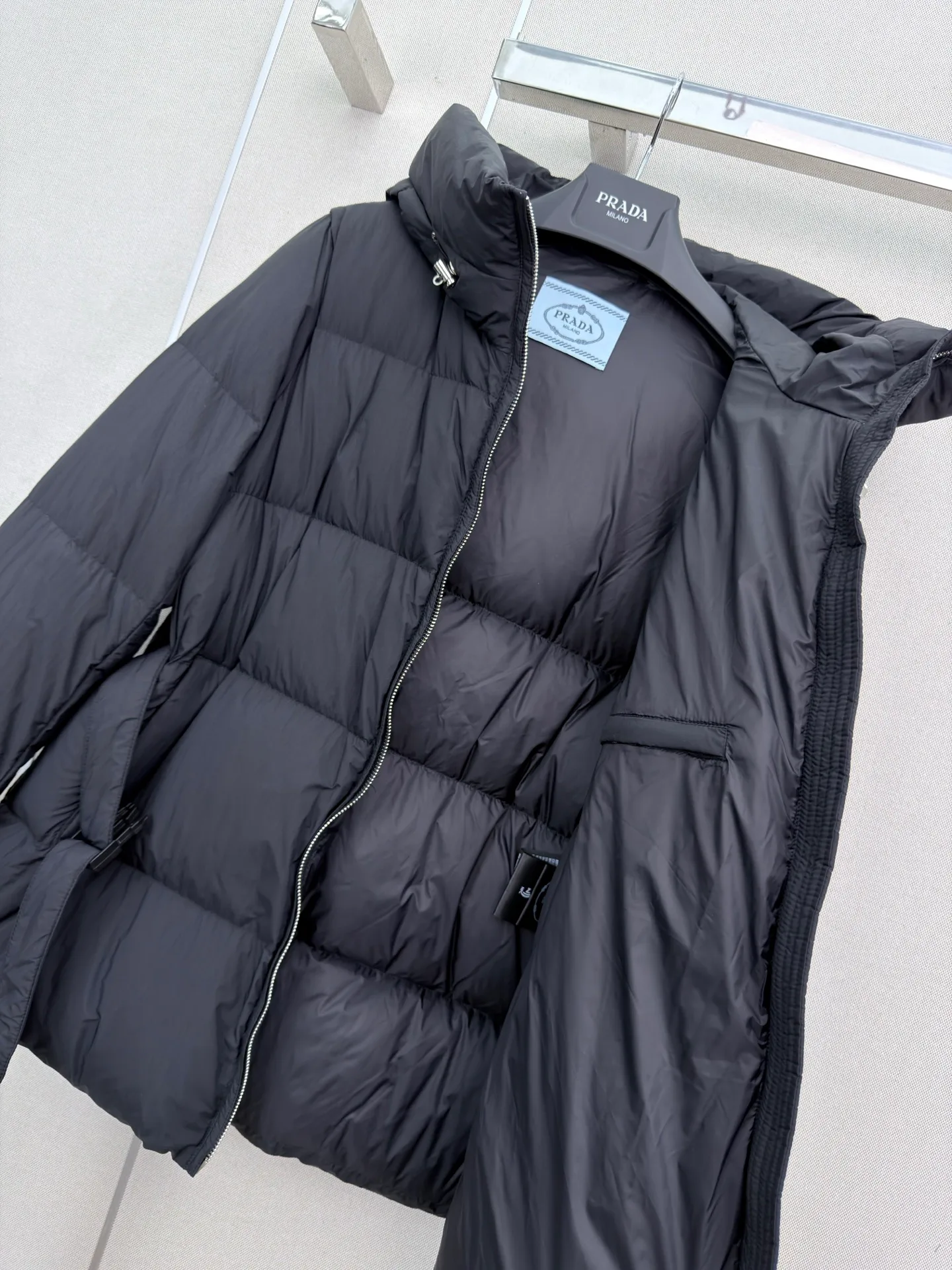 Куртки И Пуховики Женские Prada 18185798