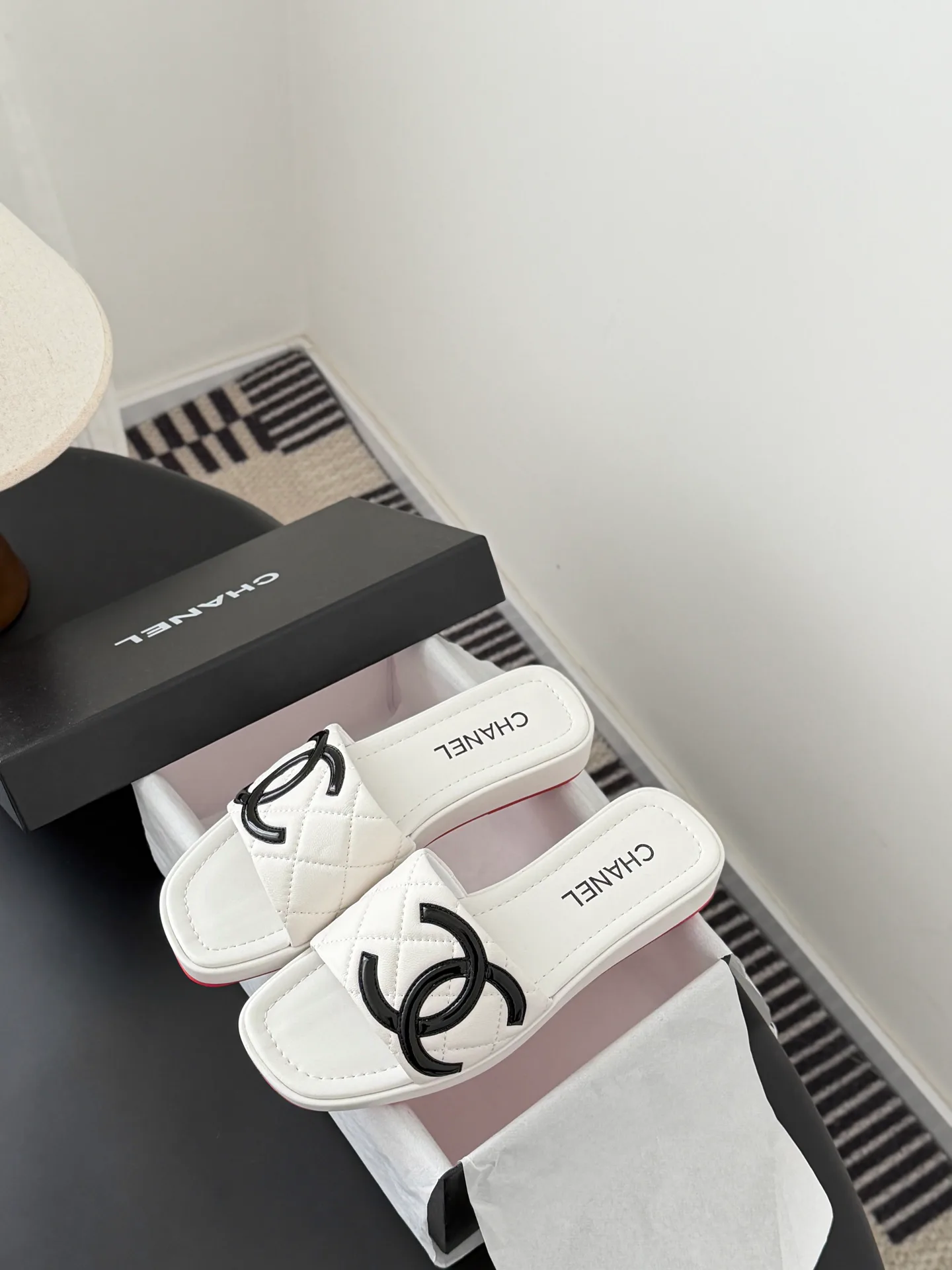 Шлепанцы Женские Chanel 10997557