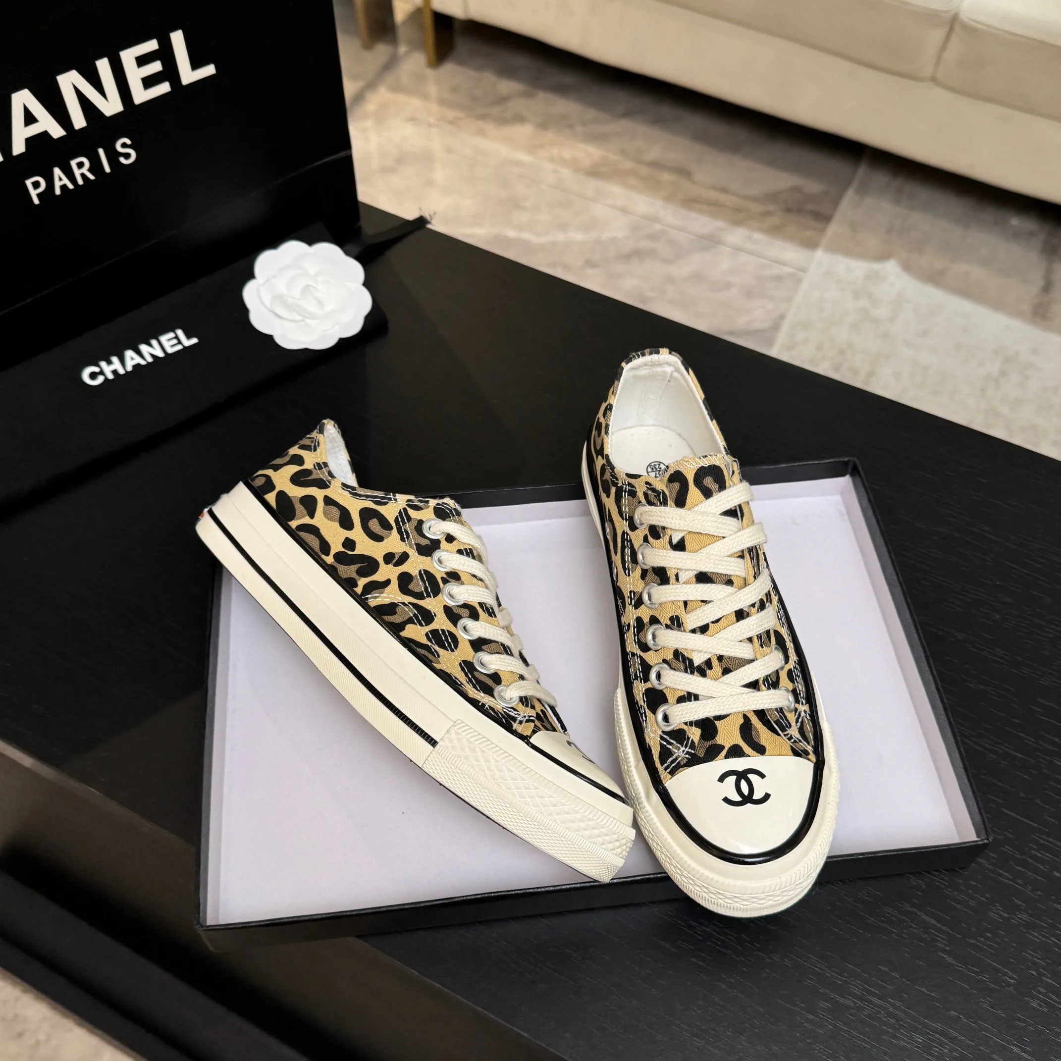 Кроссовки Женские Chanel 18062555