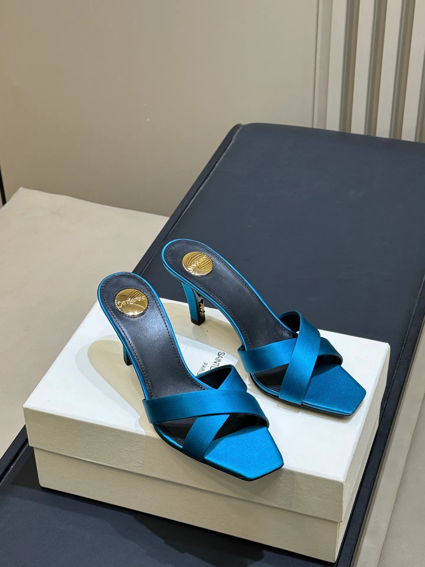 Босоножки Женские Saint Laurent 3891369