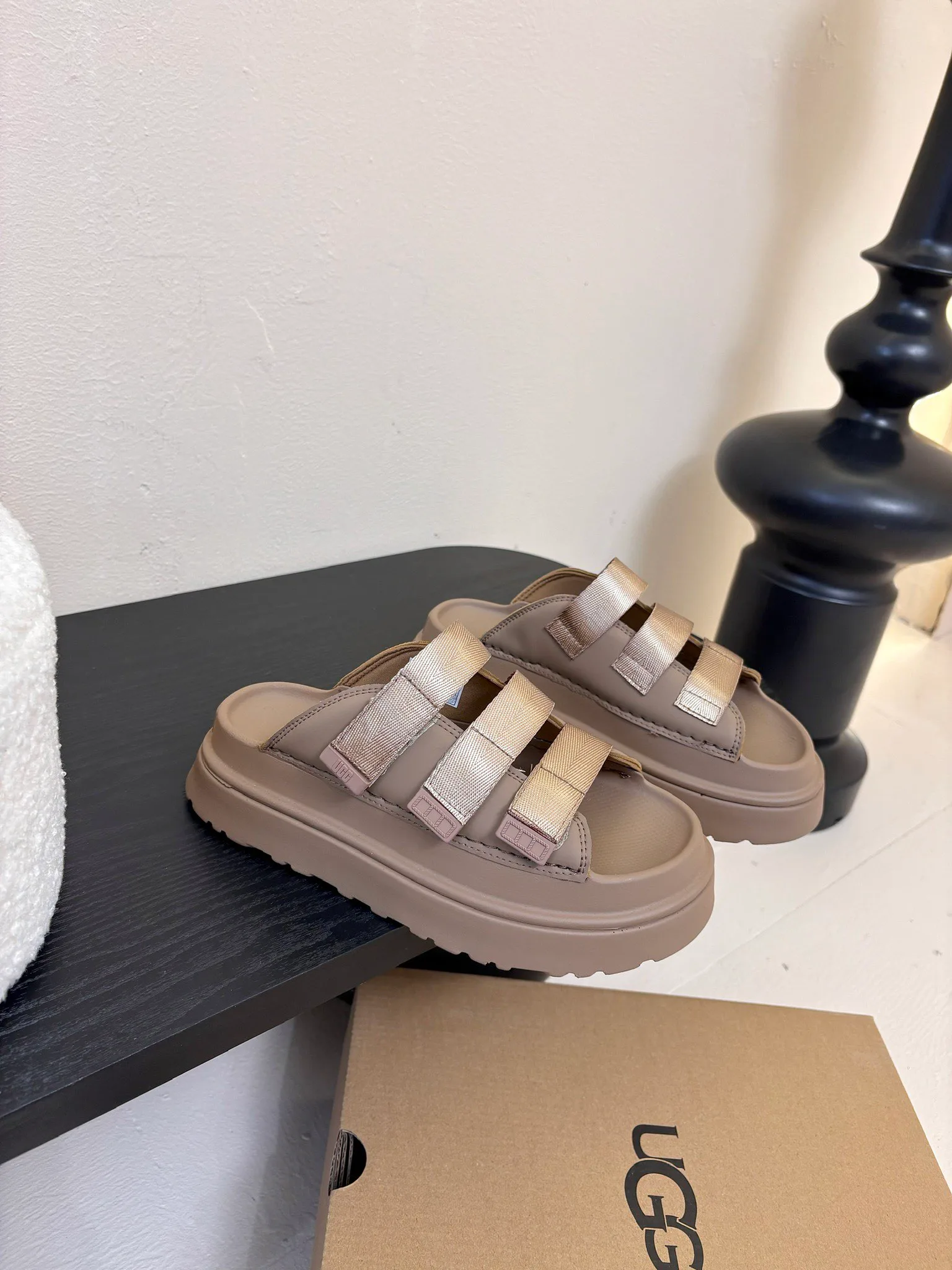 Шлепанцы Женские Ugg 302091