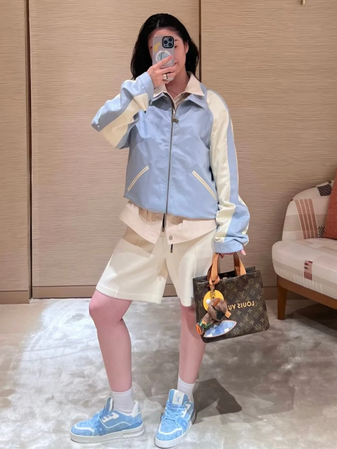 Куртки И Пуховики Женские Louis Vuitton 17339207
