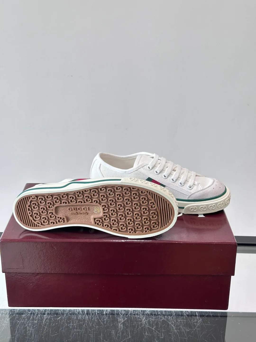 Кроссовки Женские Gucci 17941061
