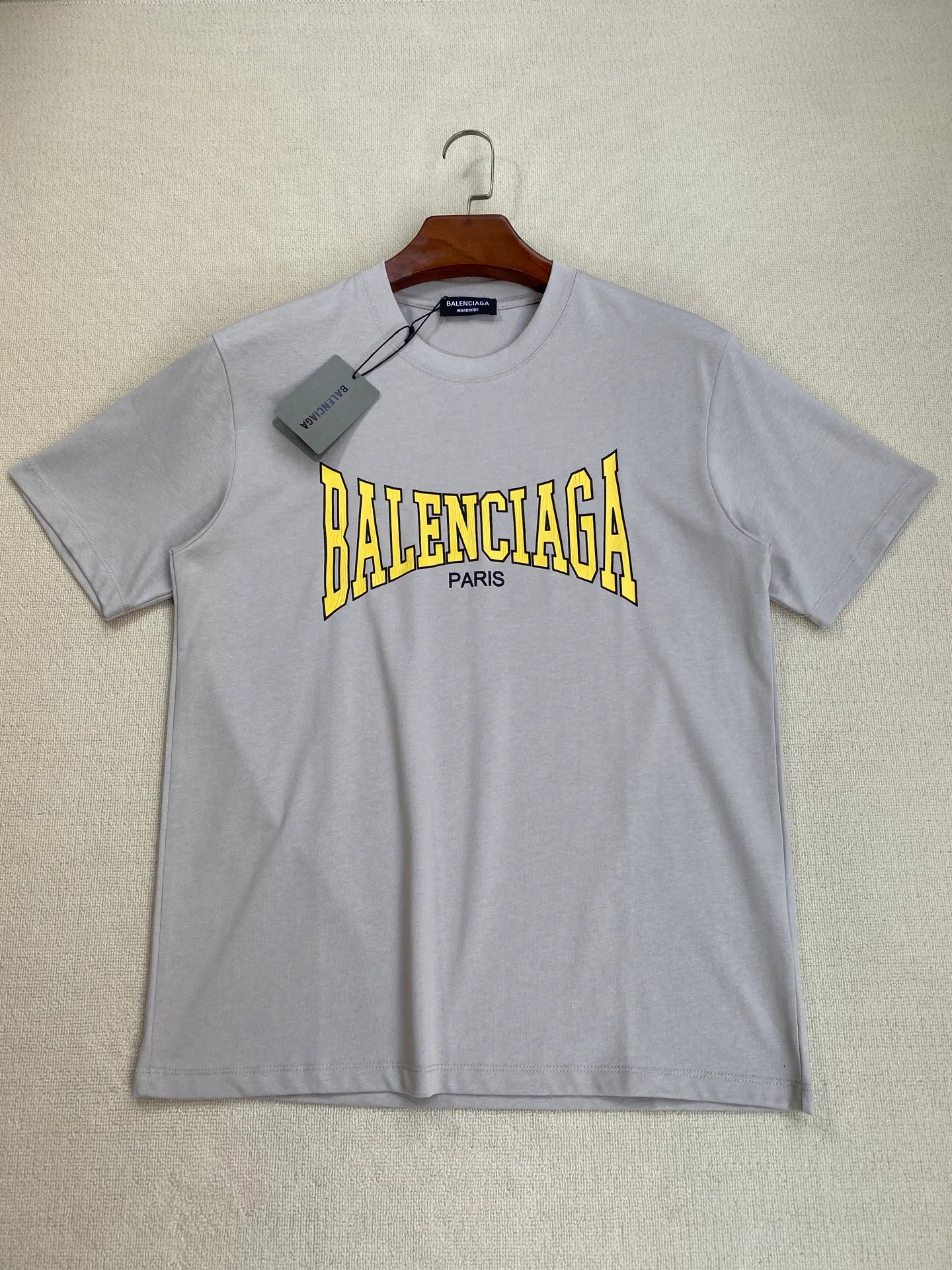 Футболки Женские Balenciaga 13302363