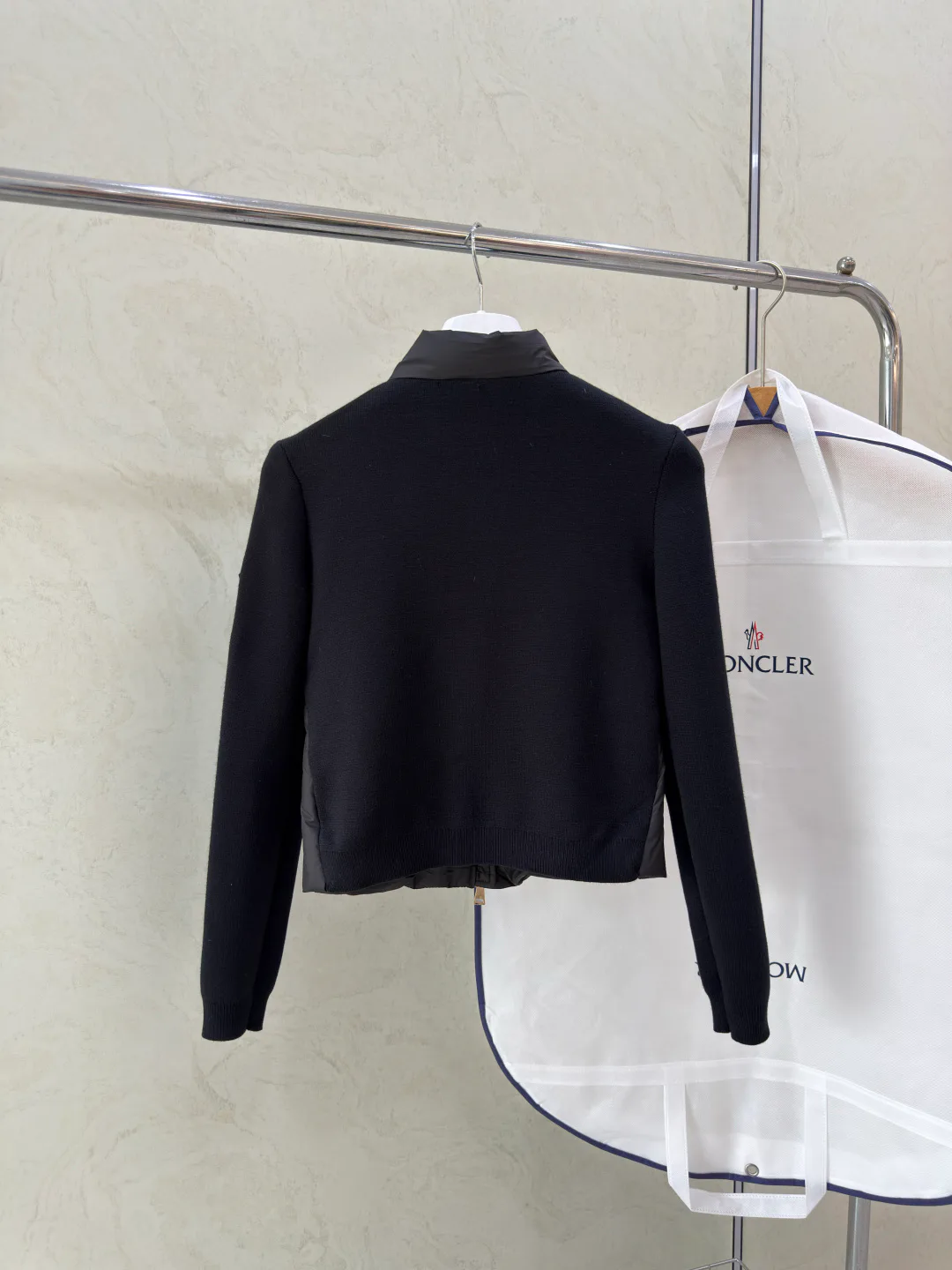 Куртки И Пуховики Женские Moncler 18690112