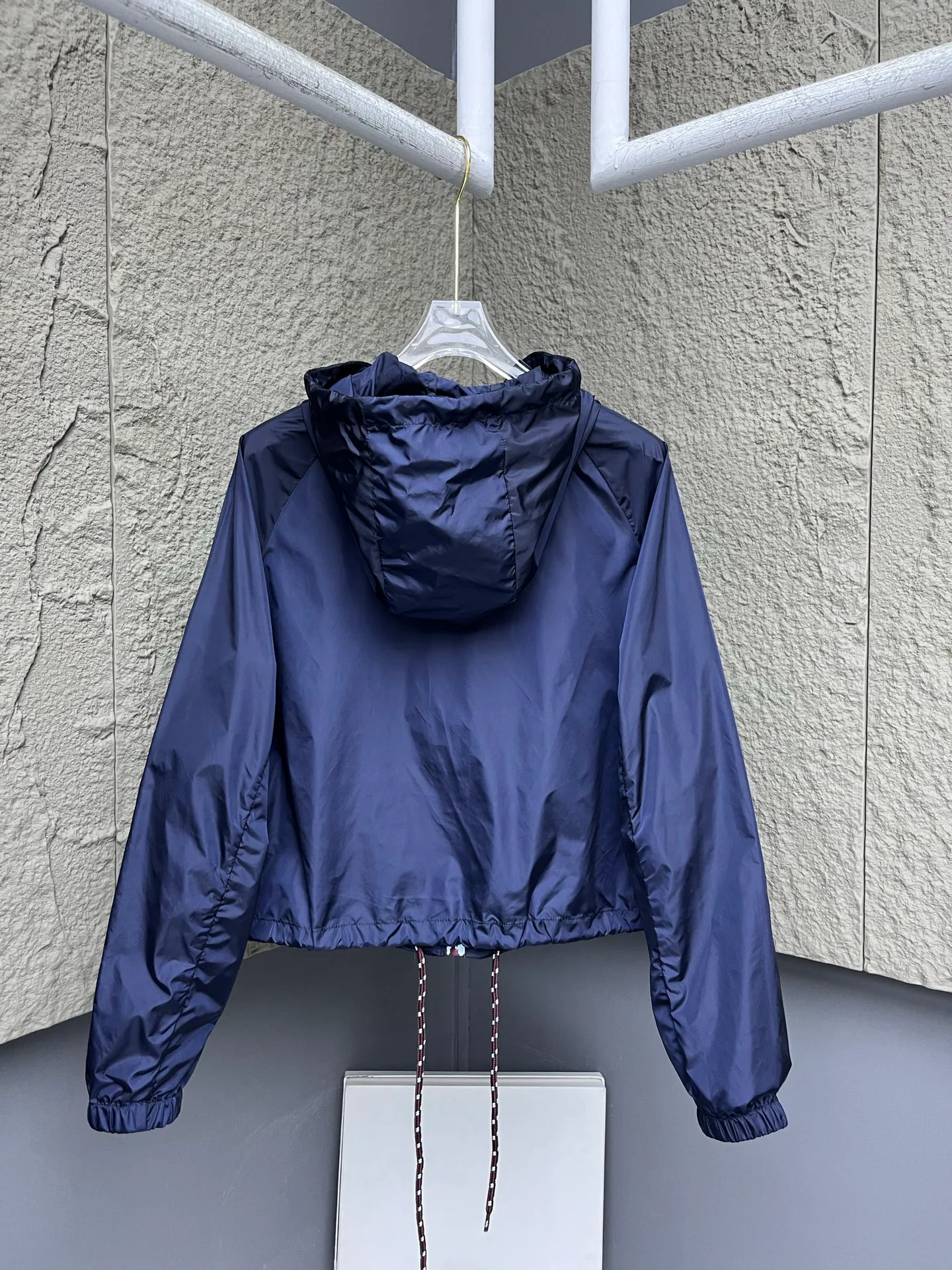 Куртки И Пуховики Женские Prada 14179706