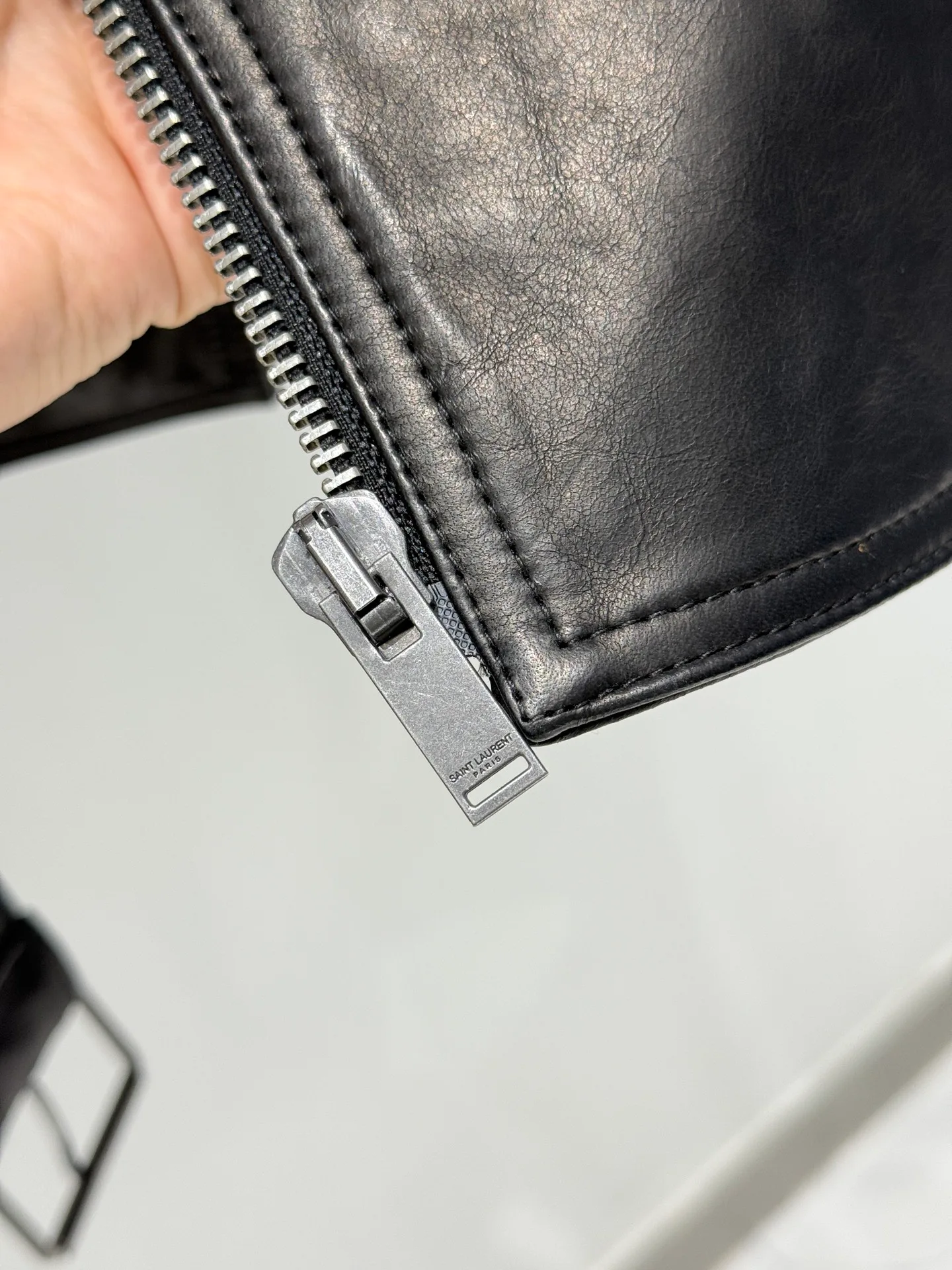 Кожаные Куртки И Дублёнки Женские Saint Laurent 18151065